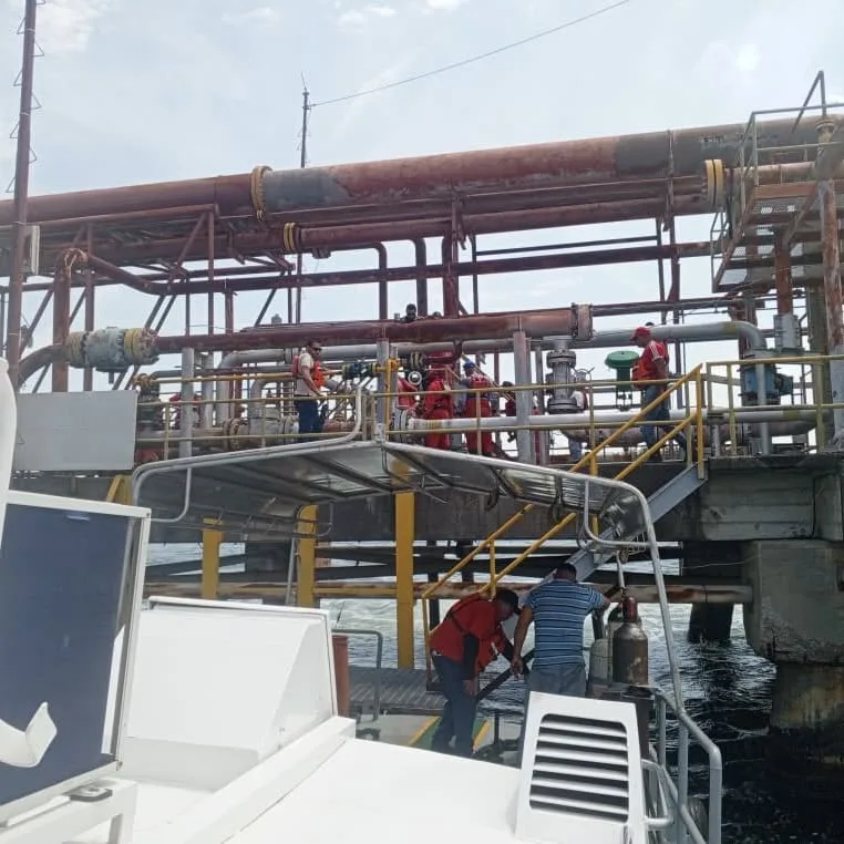 FÉNIX II ⚓ 

Nuestra embarcación continúa su jornada de navegación y operación marítima, desarrollando sus actividades de manera eficiente en las aguas del Lago. 

Eficiencia que se refleja en cada jornada.

Contáctanos 

📞 +58414-6701874
📩 info@sertradica.com

Nuestro sitio web 
Sertradica.com
RIF: J-40055897-2

#SERTRADICA
#eficiencia 
#industria 
#innovación 
#vintageoilvenezuela