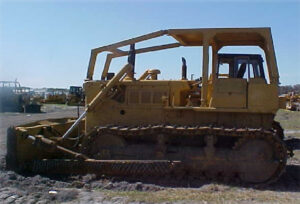 KOMATSU D65E-6